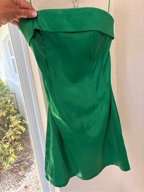 Sky to Moon emerald green satin strapless mini dress women’s size Medium